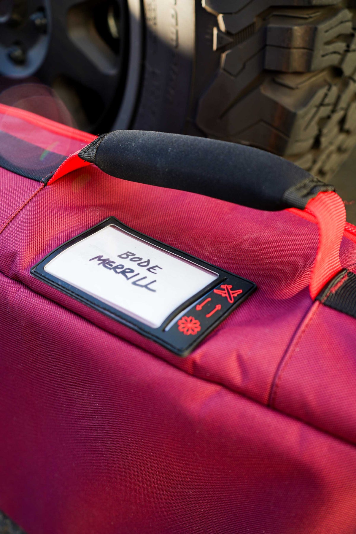 VEIA x The Bombhole™ Wheeled Snowboard Bag - Burgundy
